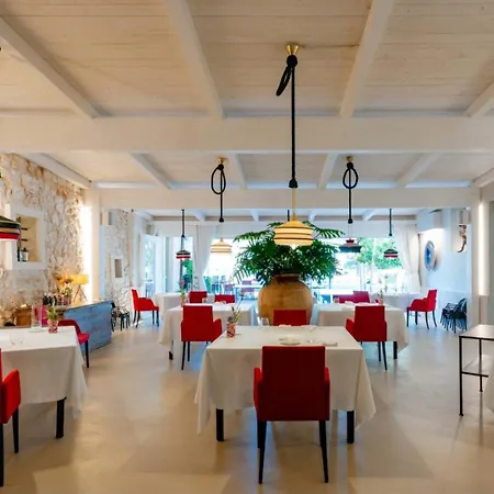 Masseria Mancini Otel *